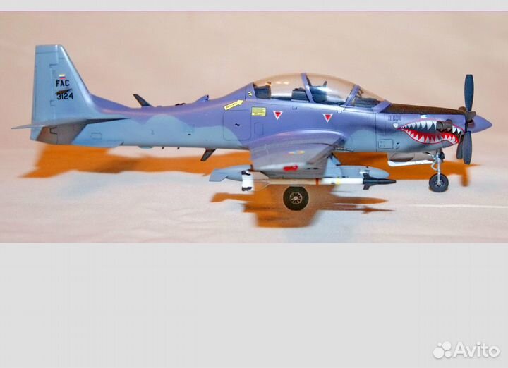 Модель самолета Эмбраер емб 314 Супер Тукано 1/48