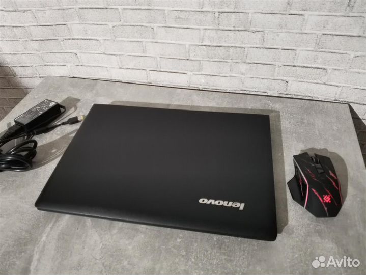 Для работы, учебы 8 гигововый на SSD 256 GB Lenovo