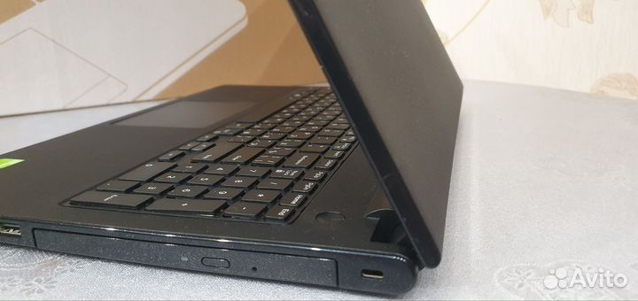Dell/Core i3-5005u/Geforce 920M 2gb/8gb/ssd+hdd