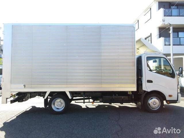 Промтоварный фургон 23 м³ Toyota Dyna, 2010