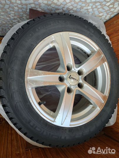 Колеса зимние 185 65 r15 Nokian nordman 5 2019 г