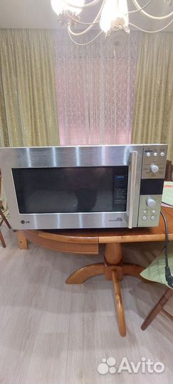 Микроволновая печь с грилем и конвекцией