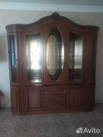 Буфеты и серванты