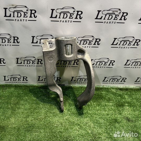 Вилка переднего амортизатора Land Rover Defender 2