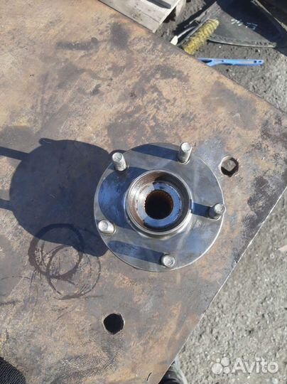 Ступица передняя Nissan Teana, Murano