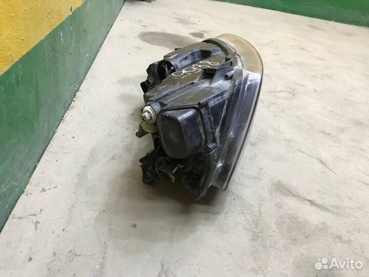 Фара левая Volkswagen Polo