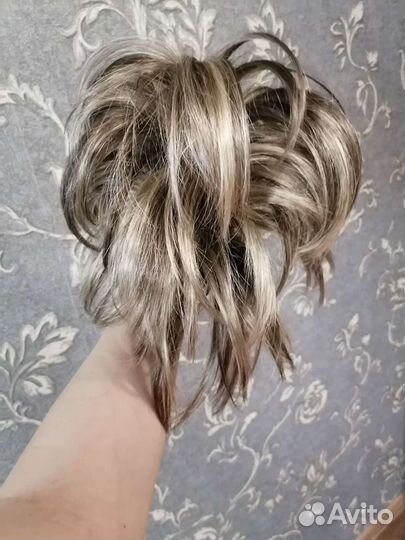 Волосы на заколках