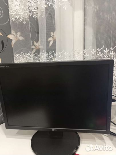 Монитор LG