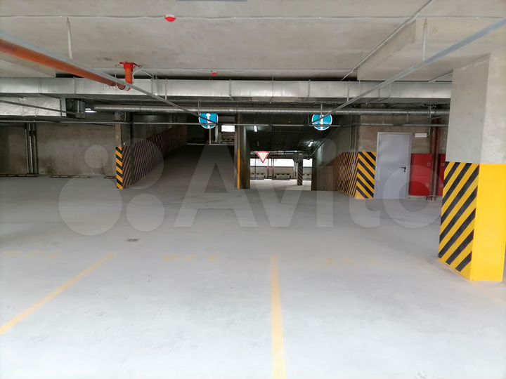 Машиноместо, 13 м²