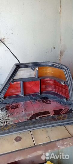 Задний левый фонарь Mercedes benz W124