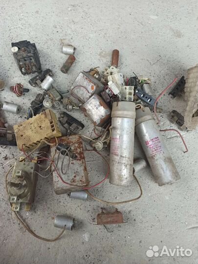 Конденсаторы, тумблеры