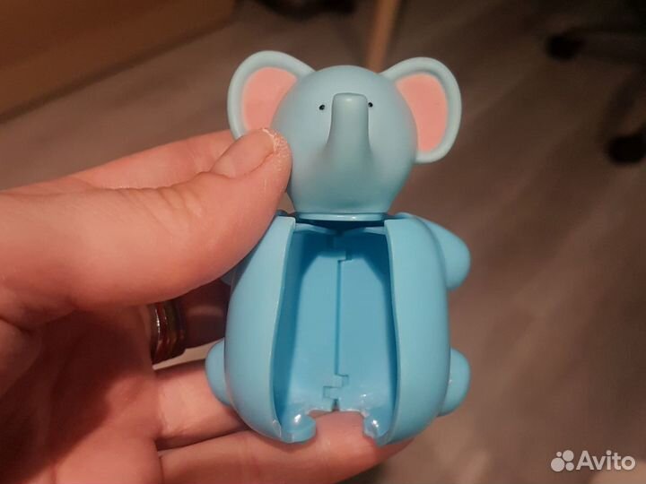 Контейнер для зубной щетки на присосках