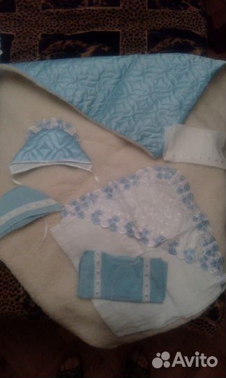 Конверт зимний на овчине, комплект, в дар одежда