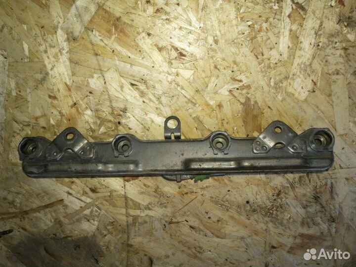 Рейка топливная (рампа) Honda Civic 4D 1.8