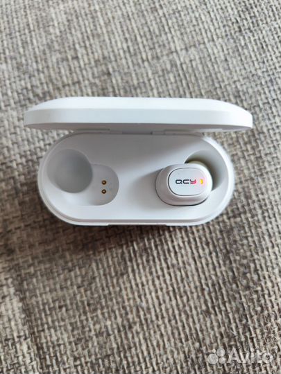 Правый наушник QCY T1C