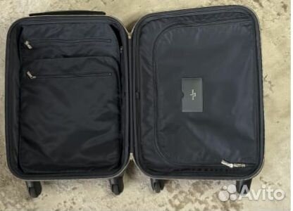 Чемодан на колёсах Louis Vuitton