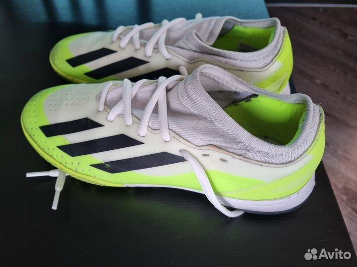 Бутсы сороконожки adidas 36