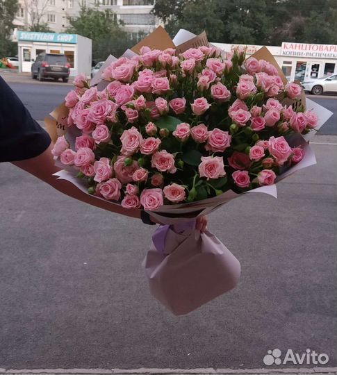 Букет из кустовых роз 15шт