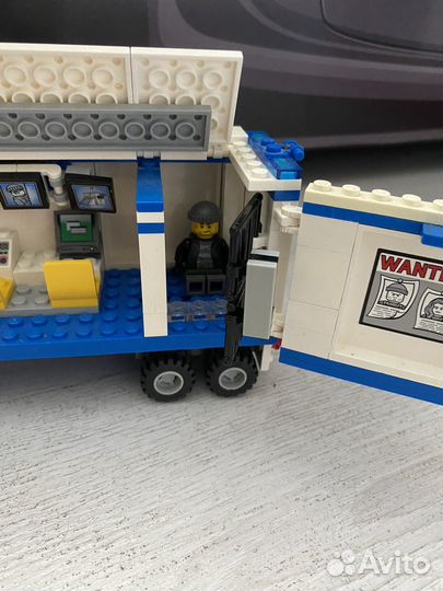 Lego полицейский фургон оригинал