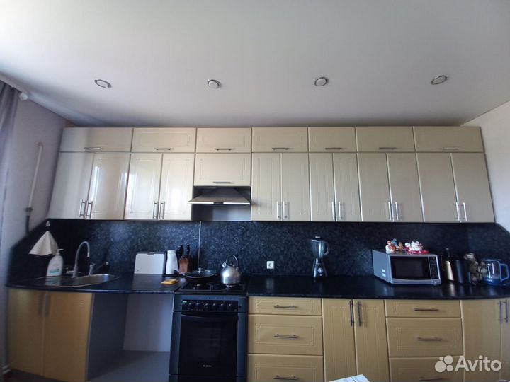 Кухонный гарнитур из массива бу