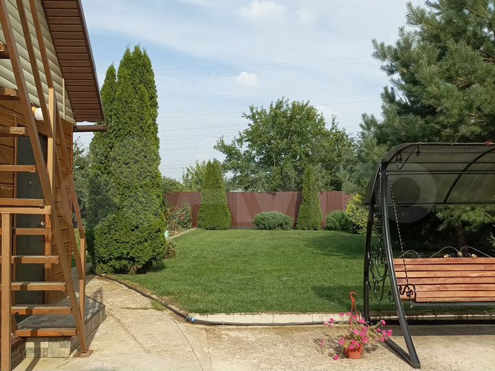 Комната 100 м² в 2-к., 1/2 эт.