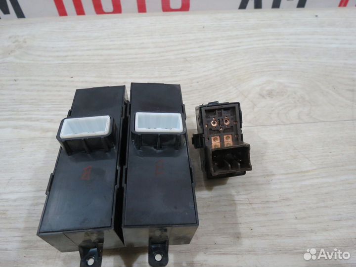 Кнопка стеклоподъемника Hyundai Creta