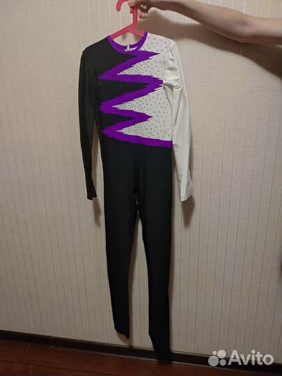 Костюм для выступлений по спортивной аэробике