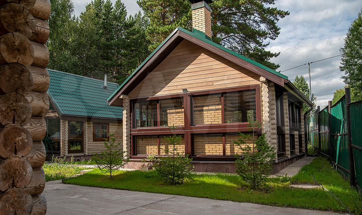 Дом 200 м² на участке 13 сот.