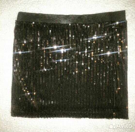 Юбка с пайетками новая