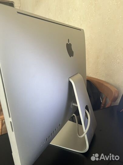 Apple iMac Mid 2010 21,5