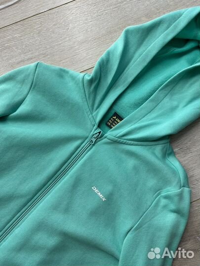 Толстовка на замке новая demix