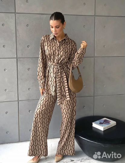 Костюм женский
