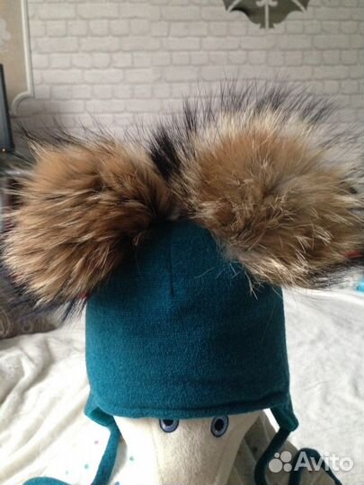 Новая шапка с натуральными пумпонами