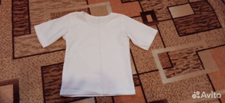Белая футболка майка