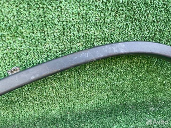 Накладка на крыло задняя правая Nissan Terrano D10