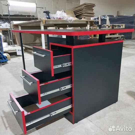 Игровой компьютерный стол