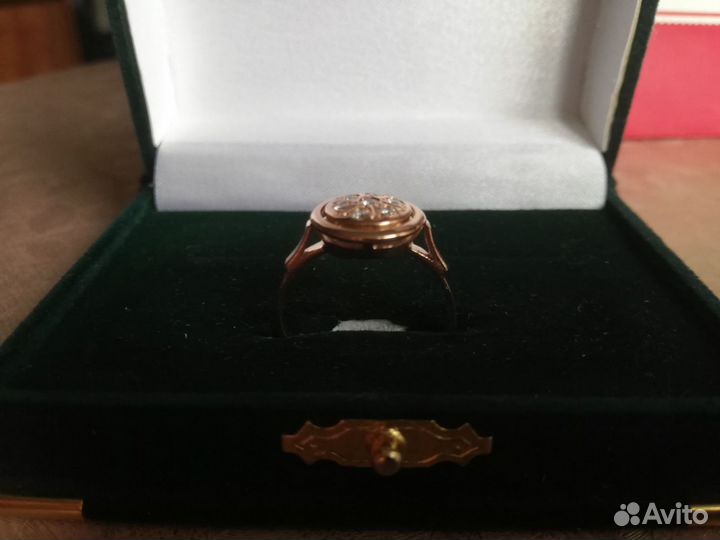 Золотое кольцо с бриллиантами СССР