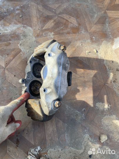 Суппорт тормозной Mercedes-Benz