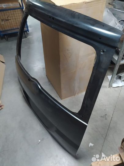 Дверь задняя Toyota Voxy, Noah 67005-2r681 AZR60G