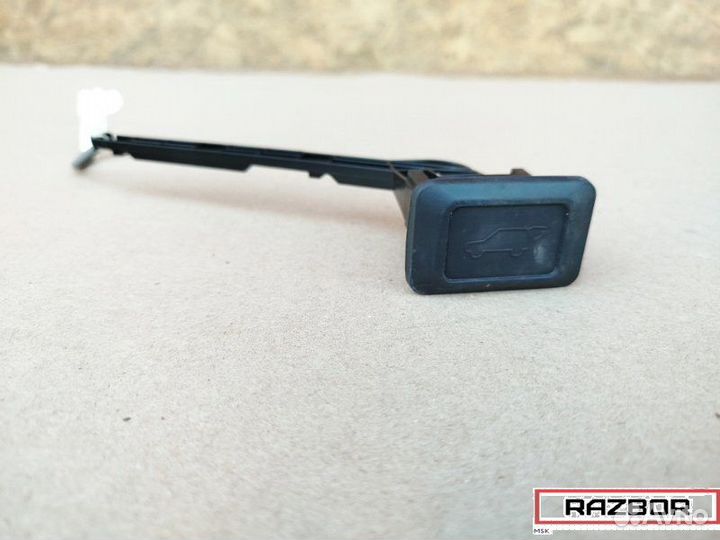 Кнопка багажной двери Toyota Rav4