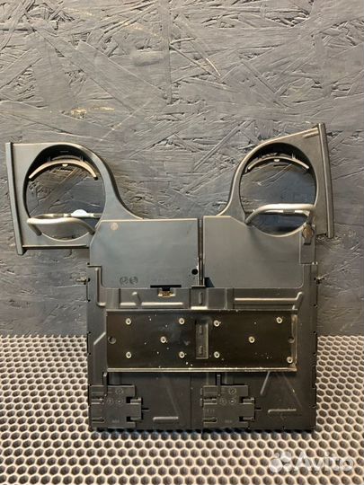 Подстаканник Mercedes-Benz Sl500 230.475 M 113.963