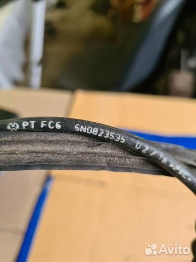 Трос замка капота Volkswagen Tiguan 2010