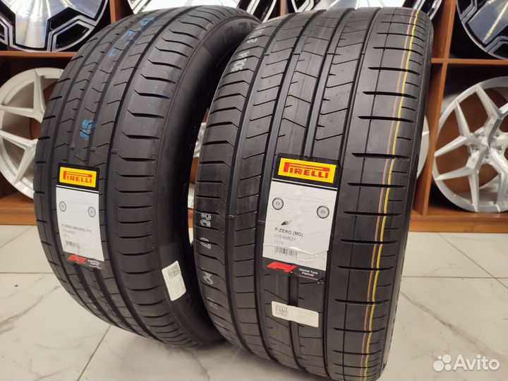 Pirelli P Zero PZ4 275/45 R21 и 315/40 R21 111Y