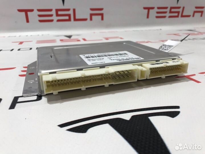 Блок управления пневмоподвеской Tesla Model S 2015