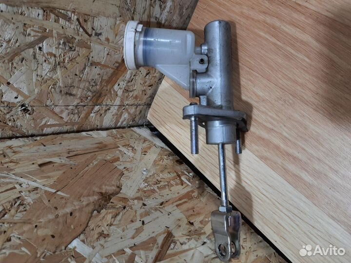 Цилиндр сцепления главный L200/5 mitsubishi L200