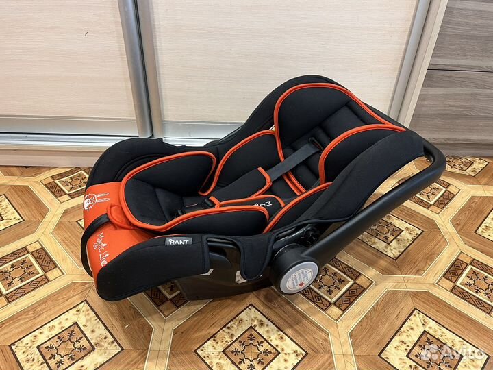 Автокресло 0+