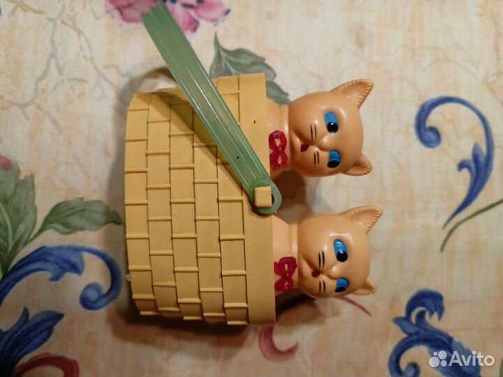 Котята в корзинке.Игрушка из СССР