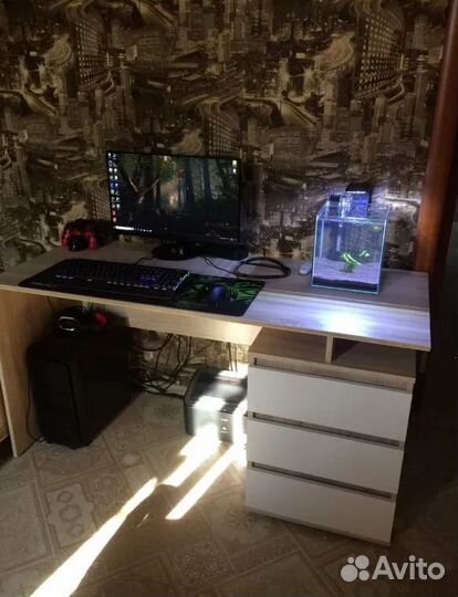 Стол письменный Кайт в наличии отличное качество