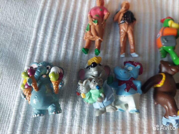 Игрушки из киндера пакетом