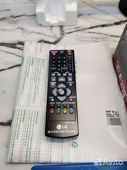 3D Blu-ray плеер LG BP325 Индонезия